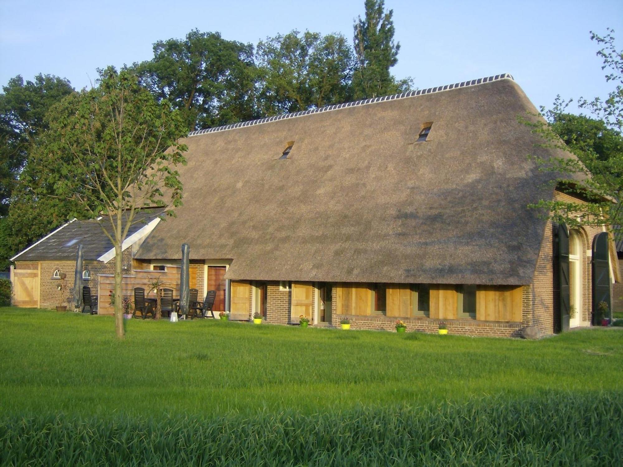 Quaint Farmhouse In Geesteren With Meadow View Zewnętrze zdjęcie