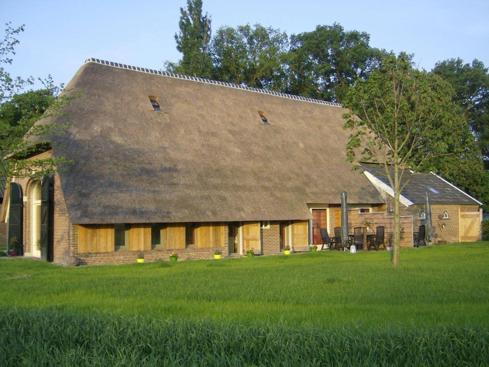 Quaint Farmhouse In Geesteren With Meadow View Zewnętrze zdjęcie